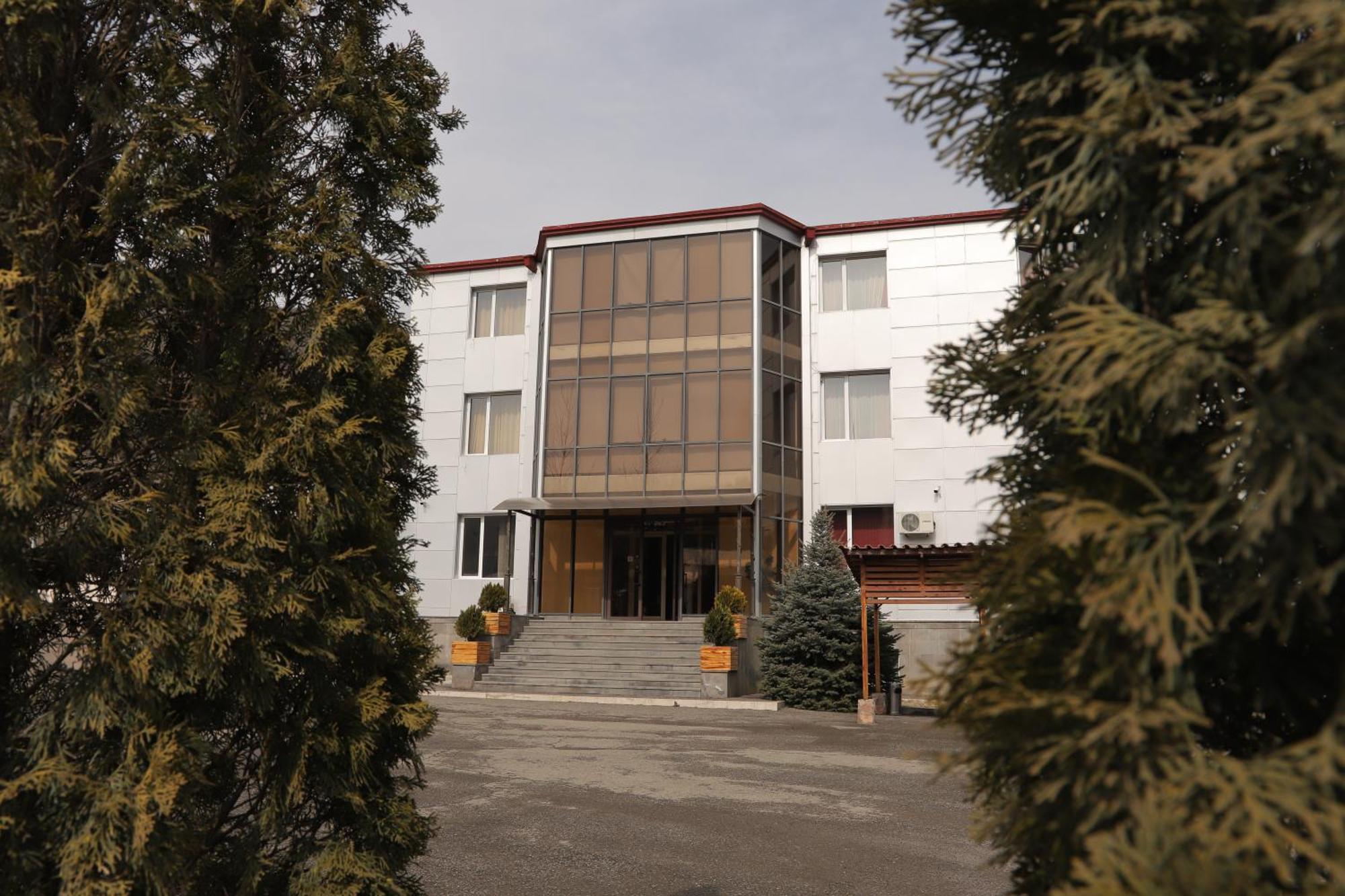 Syunik Hotel Kapan Exterior foto