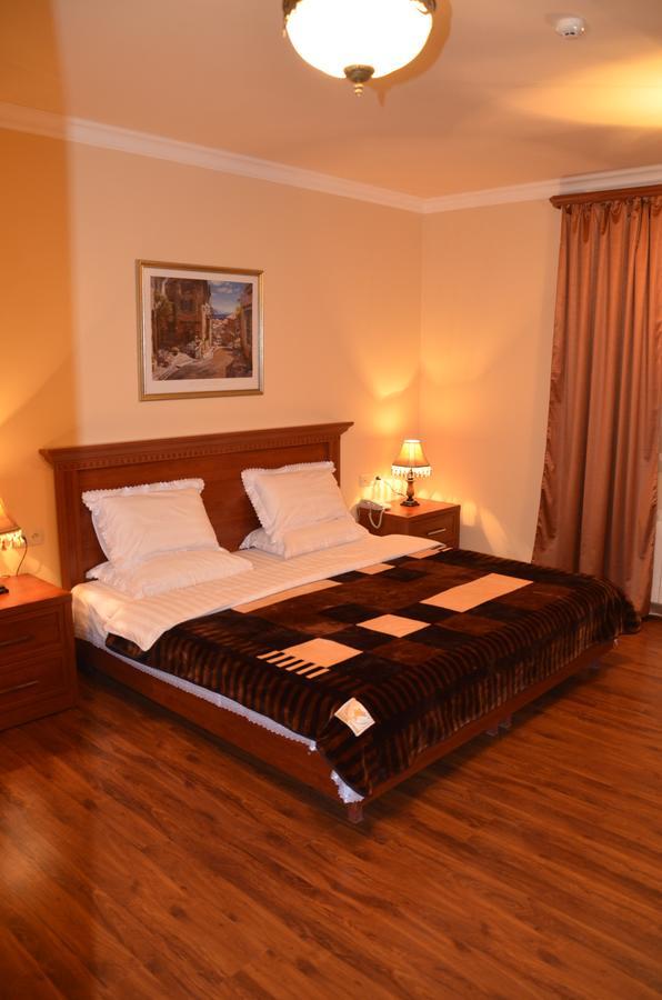 Syunik Hotel Kapan Exterior foto