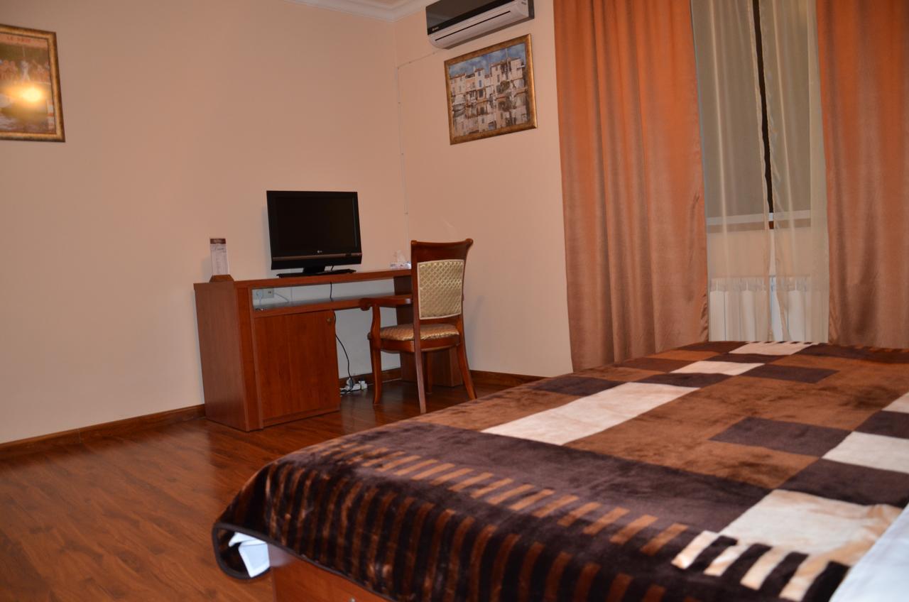 Syunik Hotel Kapan Exterior foto