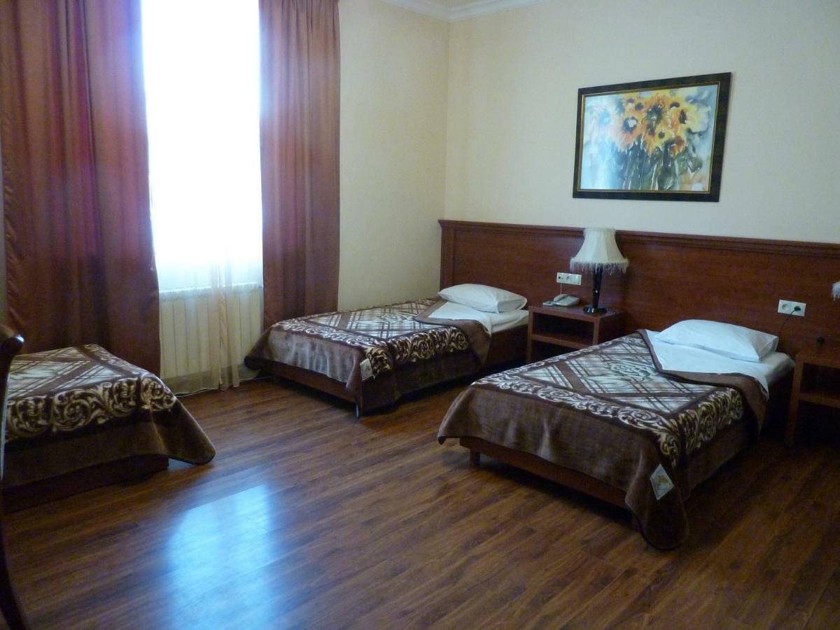 Syunik Hotel Kapan Exterior foto